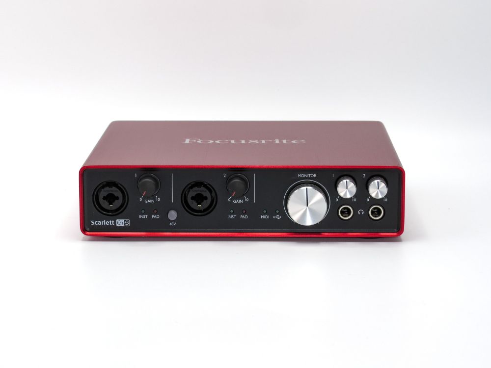 TechRentals_Focusrite_Scarlett_6i6_03.jpg