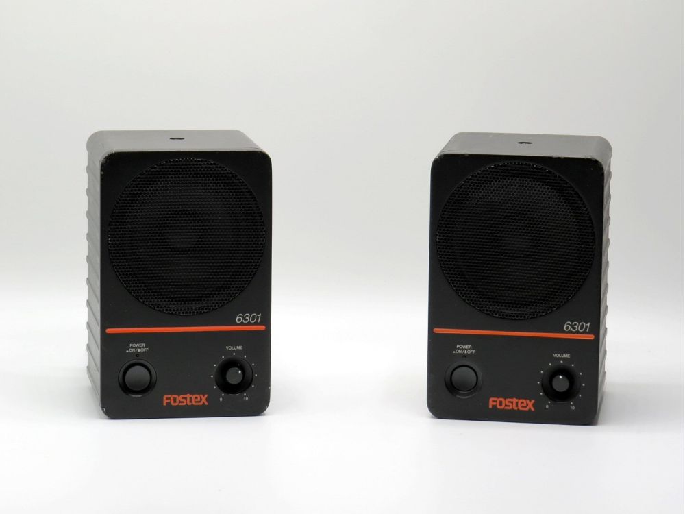 TechRentals_Fostex_6301_Powered_Speakers_01.jpg