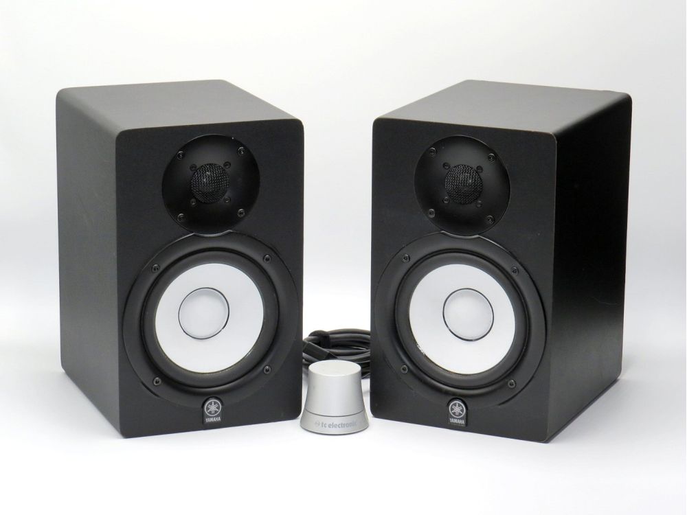 TechRentals_Yamaha_HS50M_Powered_Speakers_02.jpg