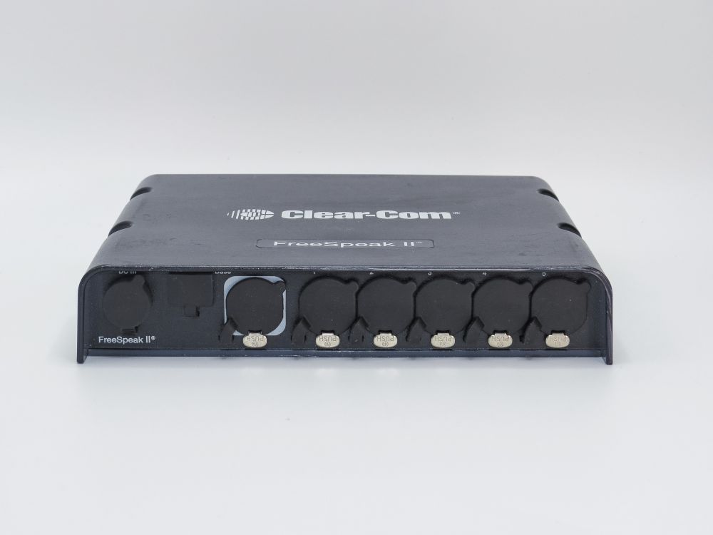 TechRentals_Clear-Com_FreeSpeak_II_Antenna_Splitter_03.jpg