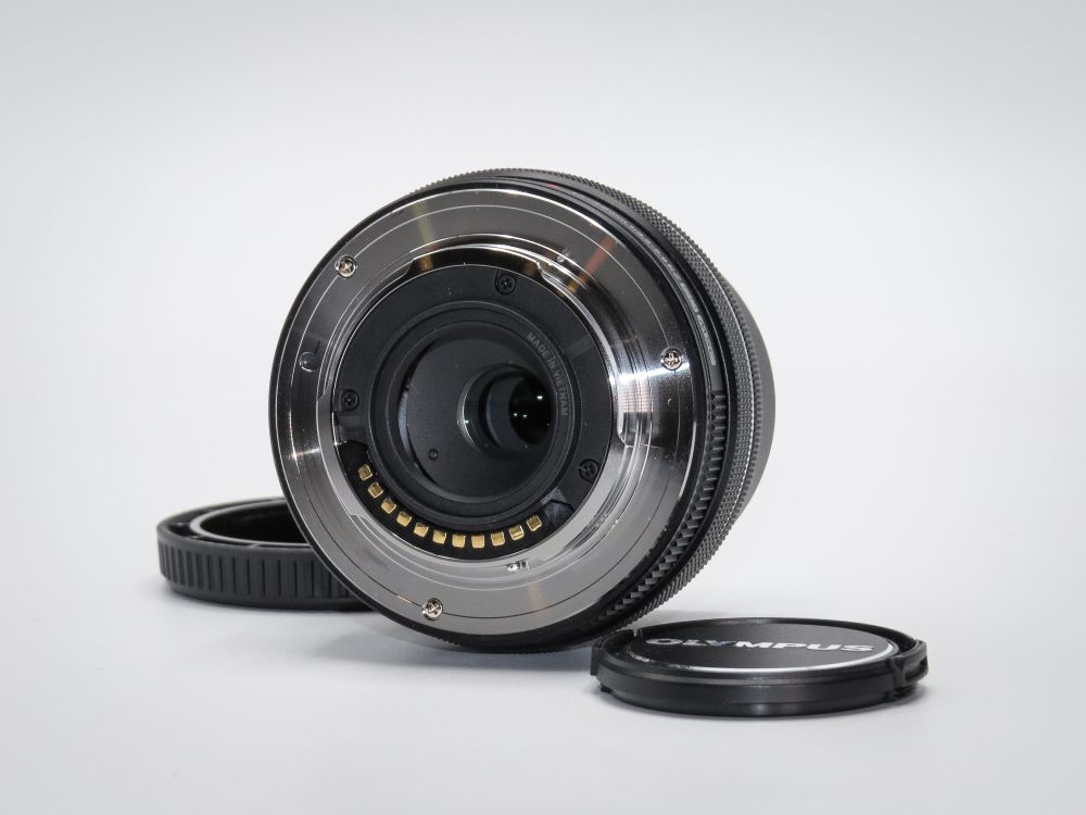 TechRentals_OLYMPUS_14-42mm_M_ZUIKO_03.jpg
